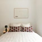 The Chelsea Square Crib - Bright 1Bdr Flat